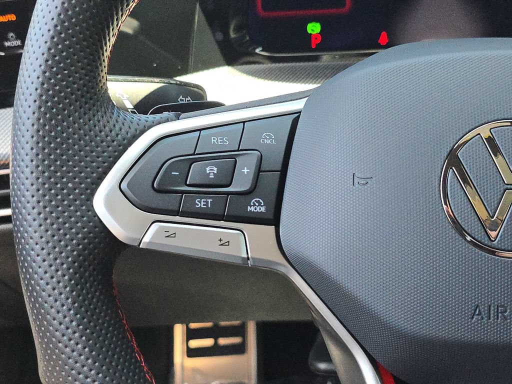 Used 2025 Volkswagen GTI SE FWD image 23