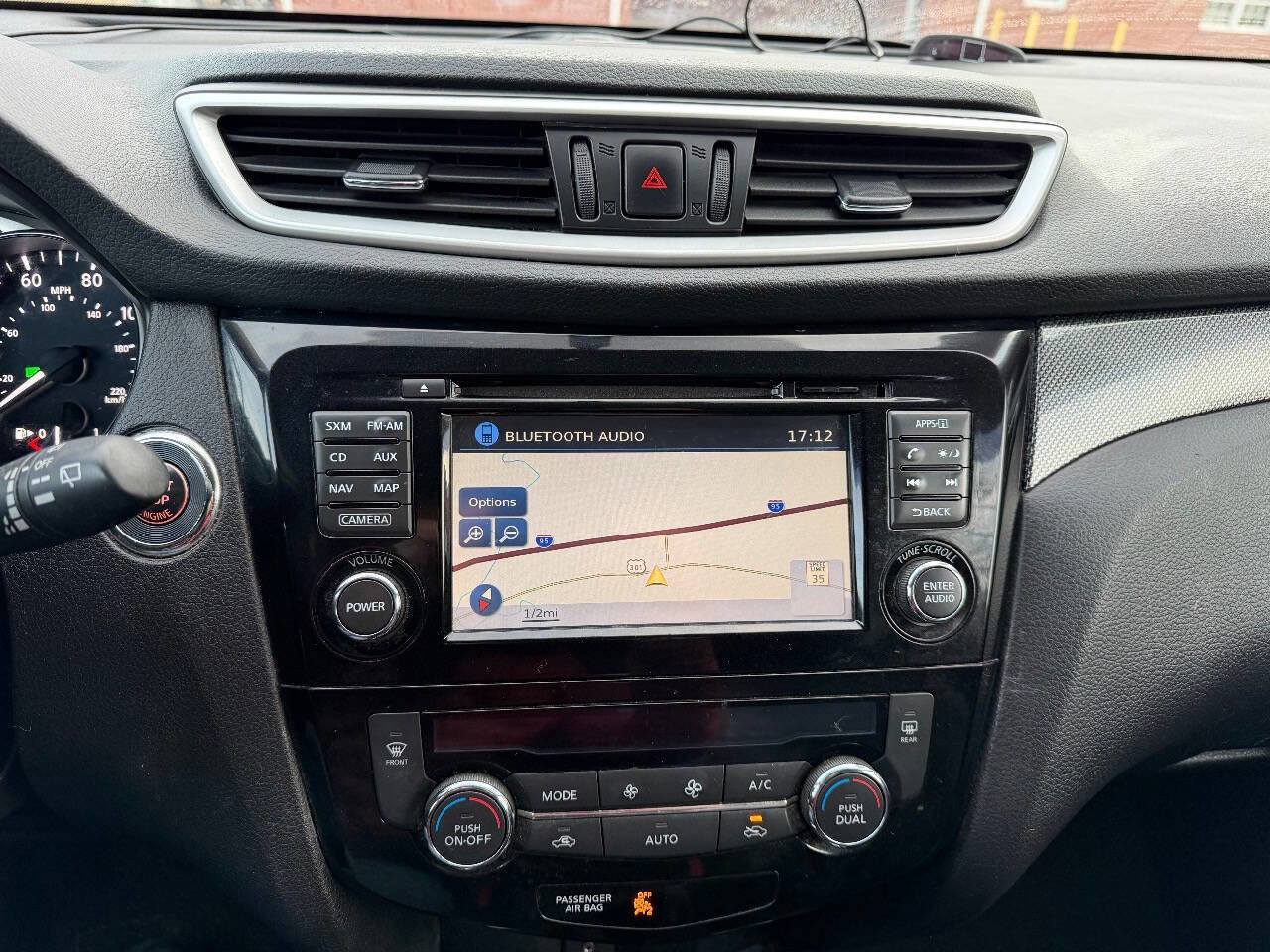 Used 2015 Nissan Rogue SL image 16