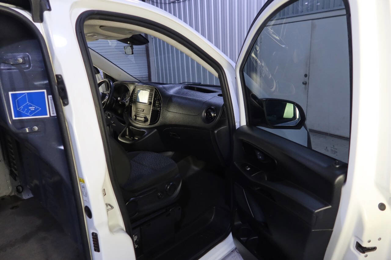 Used 2021 Mercedes-Benz Metris image 12