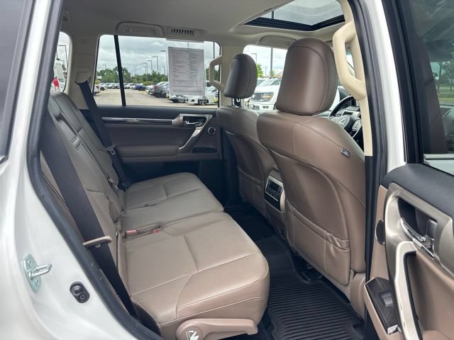 Used 2021 Lexus GX 460 Luxury w/ Accessory Package AWD/4WD image 20