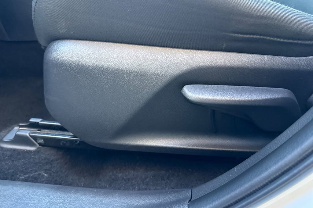 Used 2025 Toyota RAV4 LE image 19