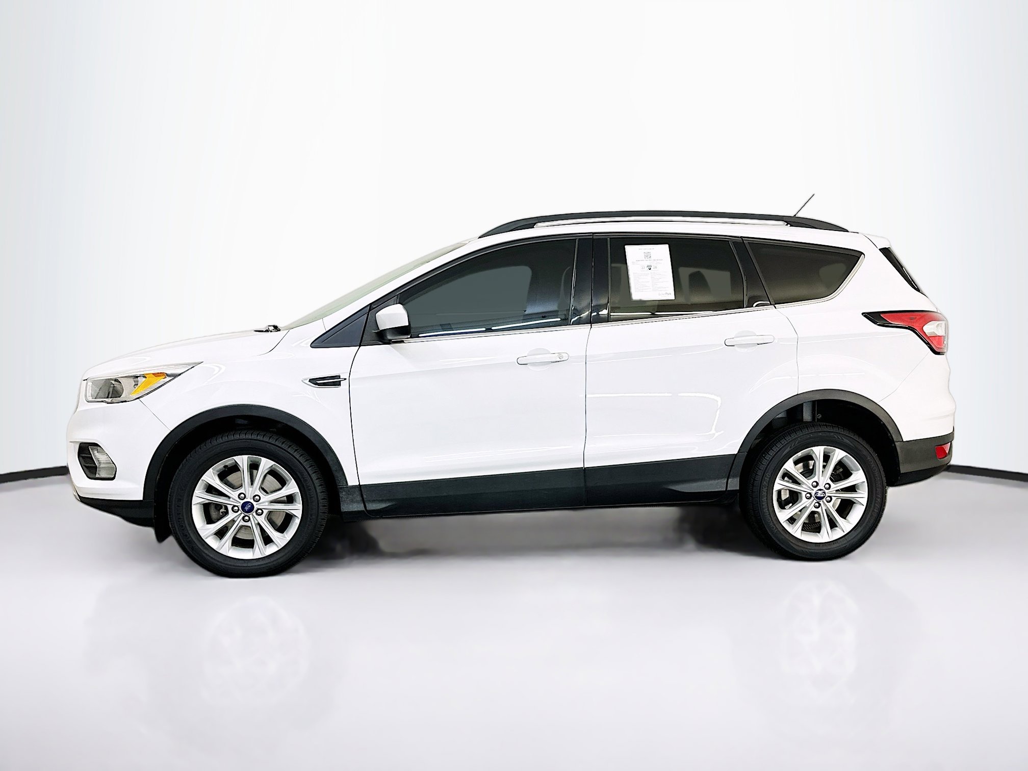 Used 2018 Ford Escape SE image 4