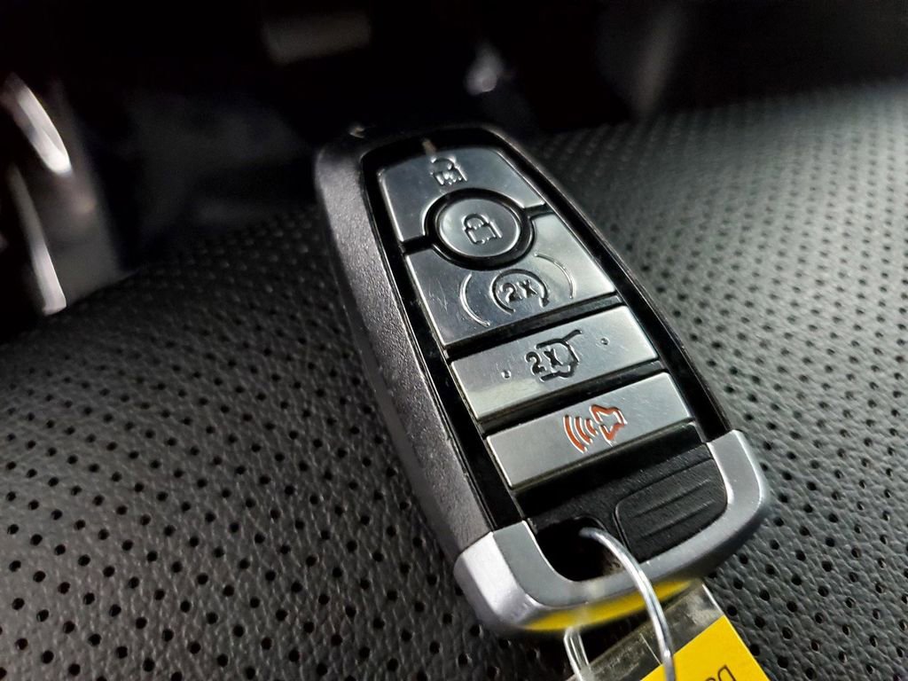 Used 2022 Ford Escape SEL w/ Class II Trailer Tow Package image 32