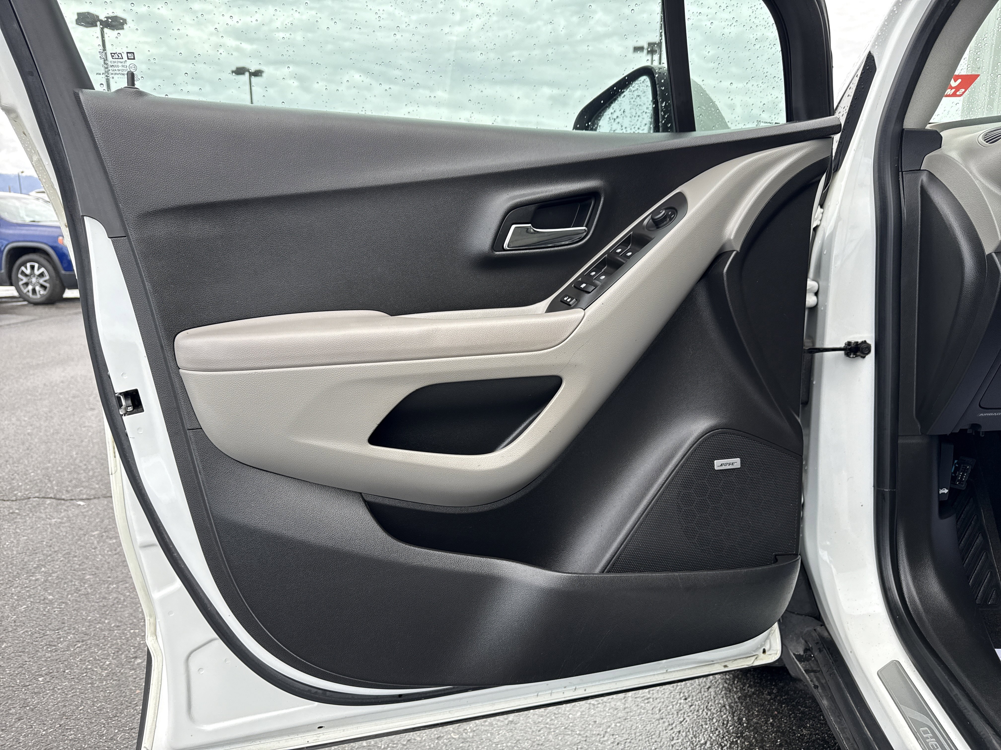 Used 2016 Chevrolet Trax LTZ w/ LPO, Cargo Package image 8