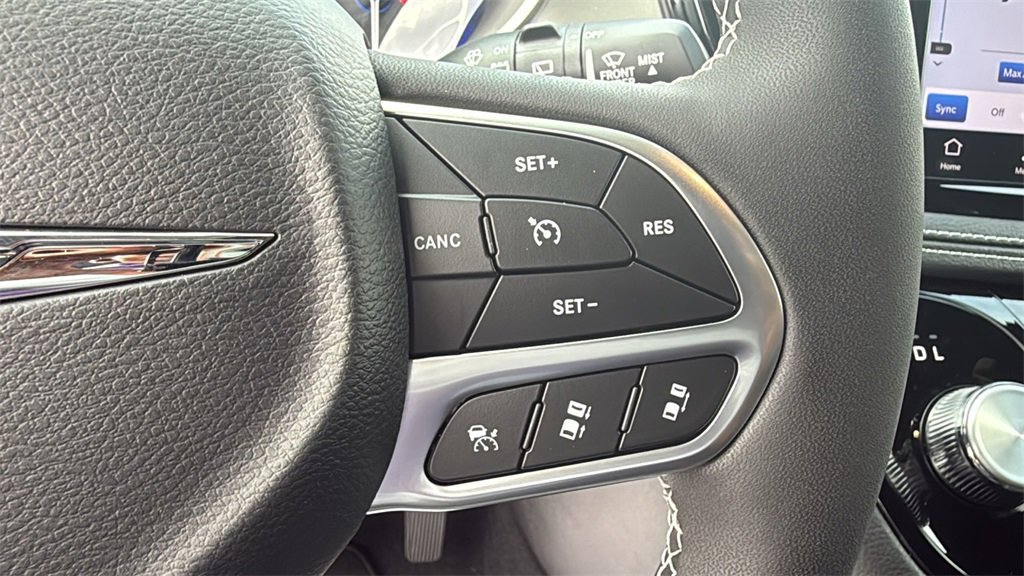 New 2025 Chrysler Pacifica Select image 23