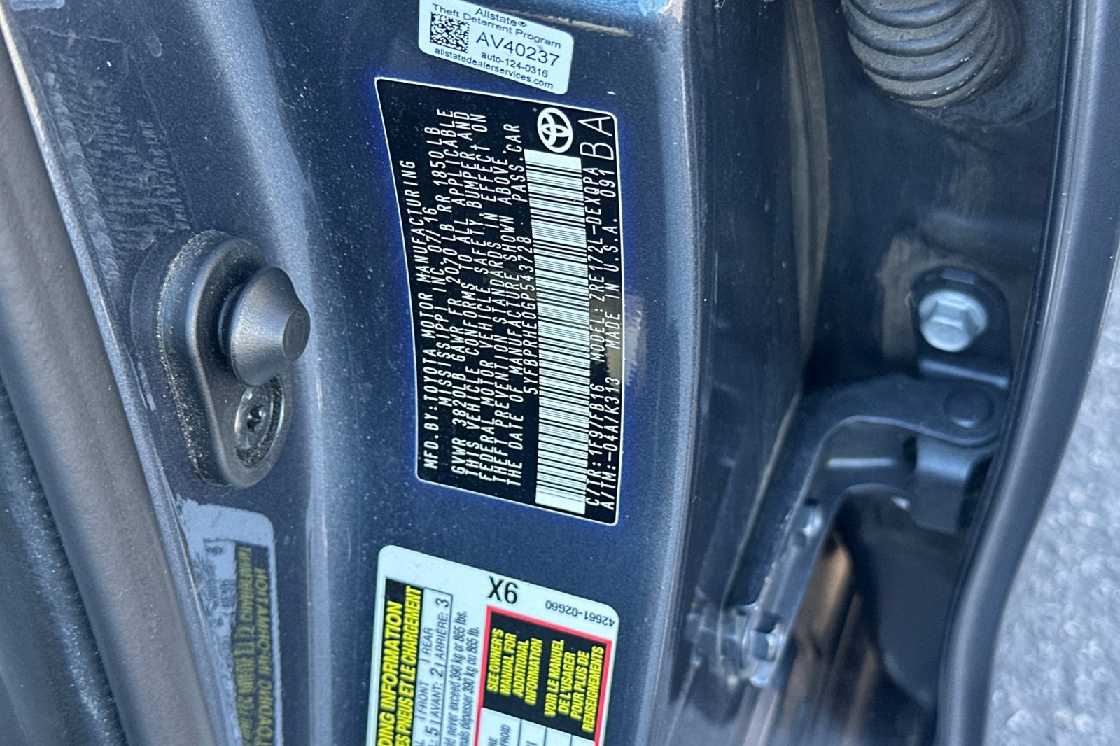 Used 2016 Toyota Corolla LE FWD image 29