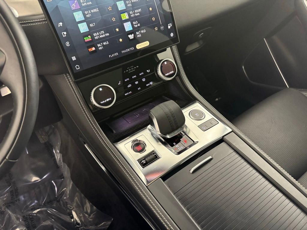 Certified 2025 Jaguar F-PACE R-Dynamic S AWD/4WD image 20