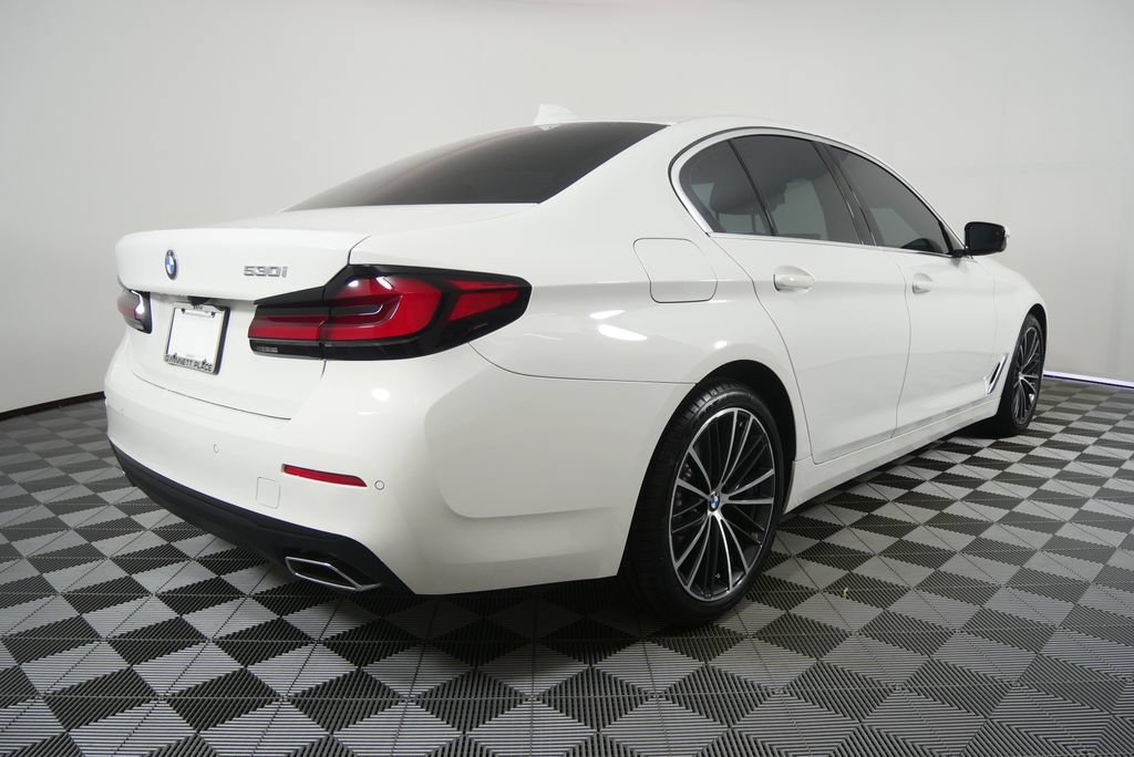 Used 2023 BMW 530i w/ Premium Package RWD image 3