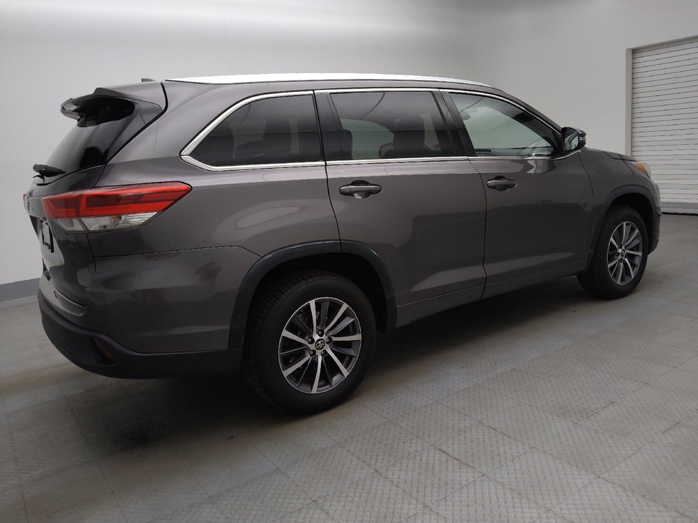Used 2018 Toyota Highlander XLE FWD image 10