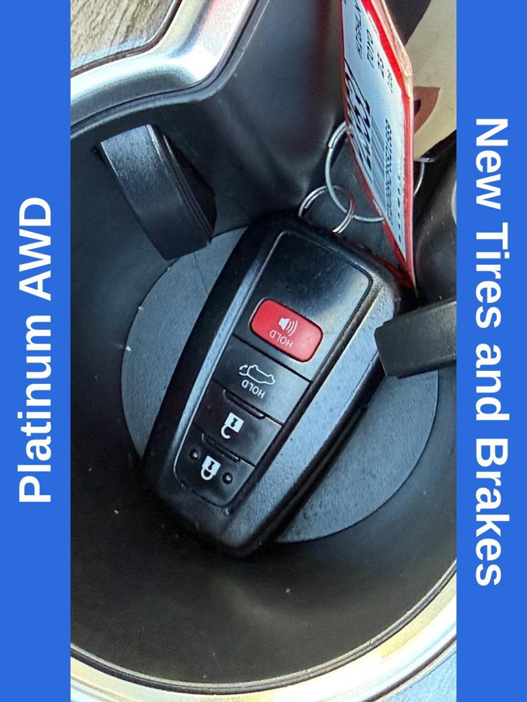 Used 2023 Toyota Highlander Platinum AWD/4WD image 32