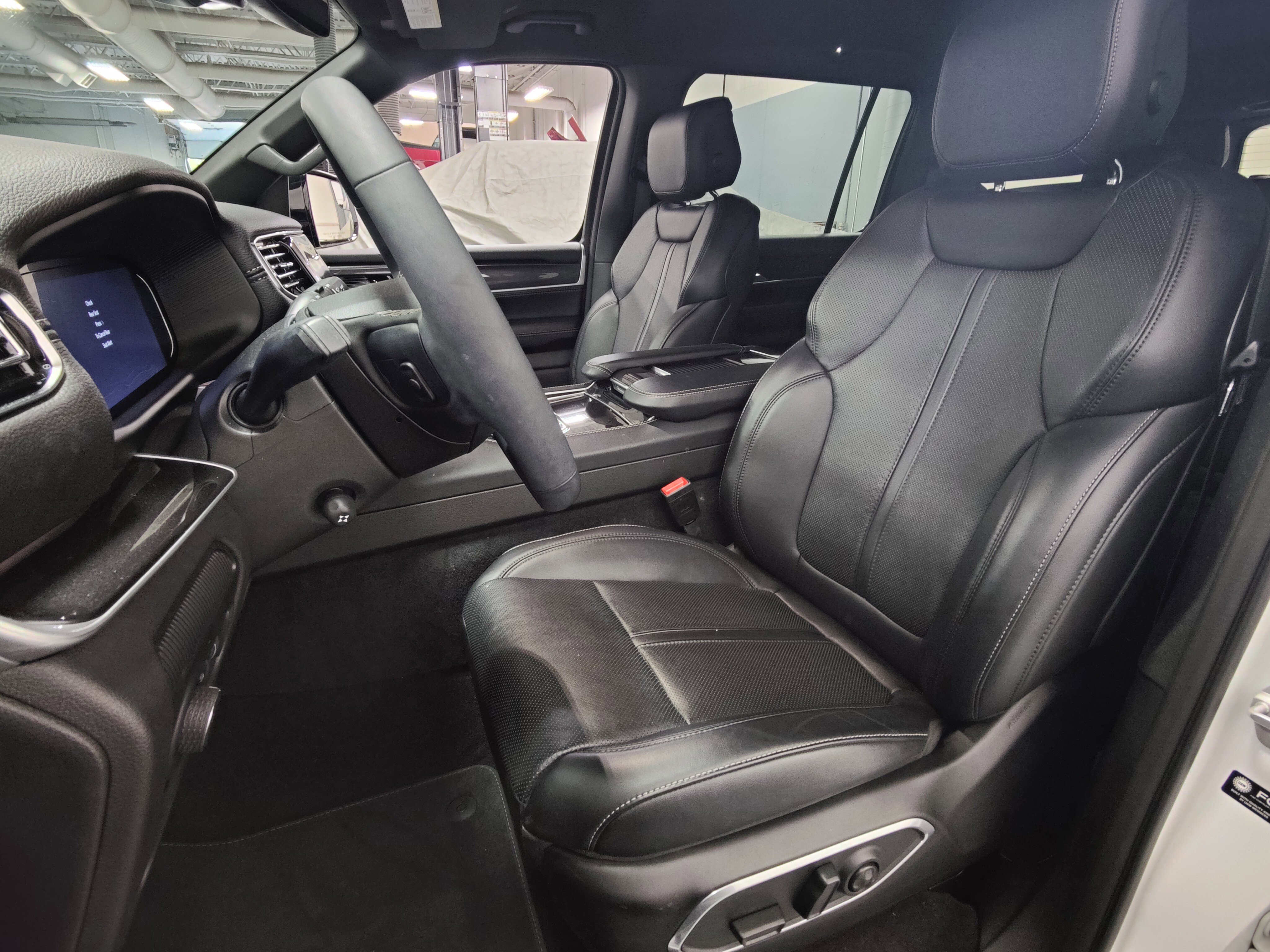 Used 2024 Jeep Wagoneer 4WD image 14