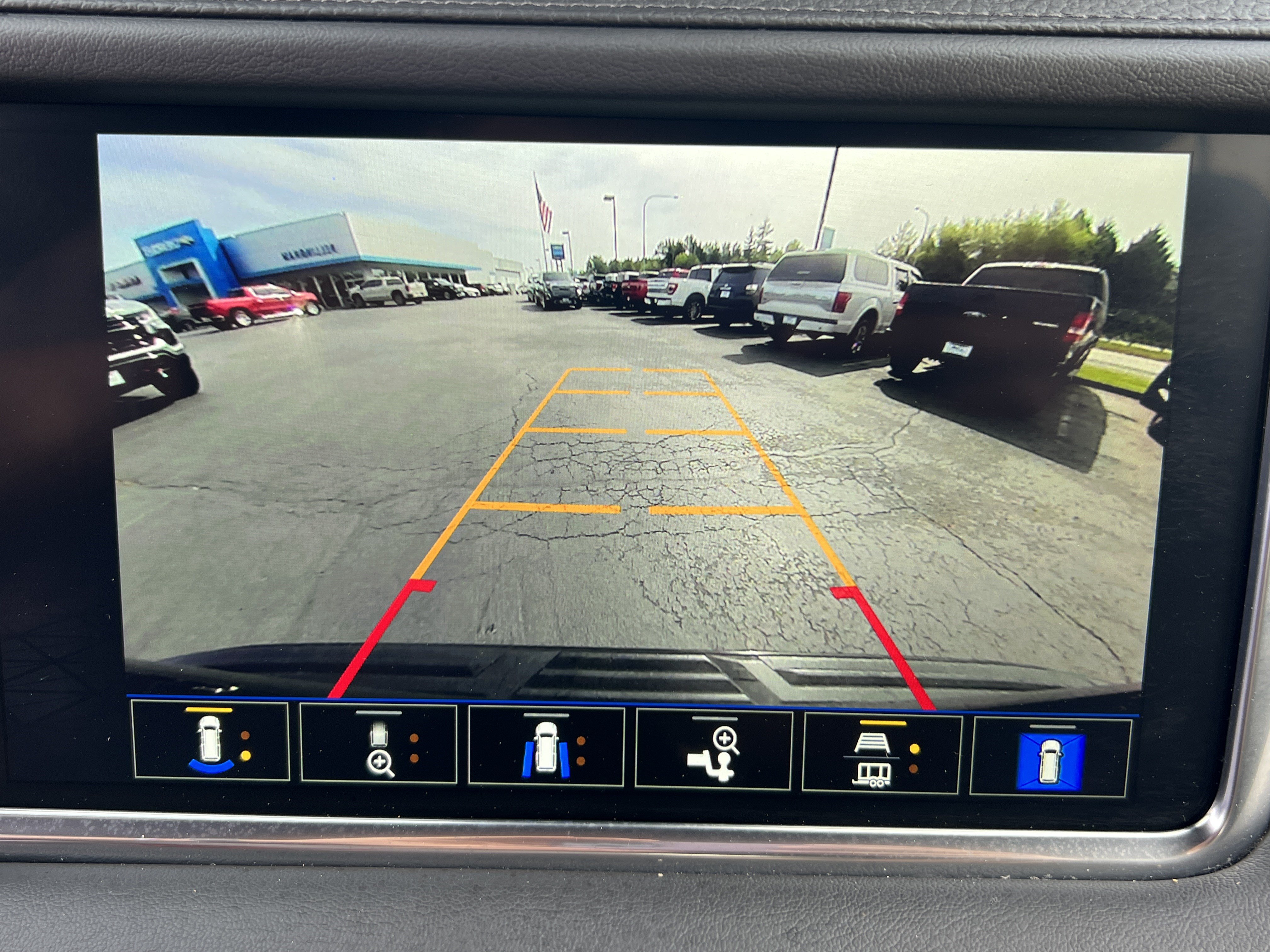 Used 2024 GMC Yukon XL Denali AWD/4WD image 12