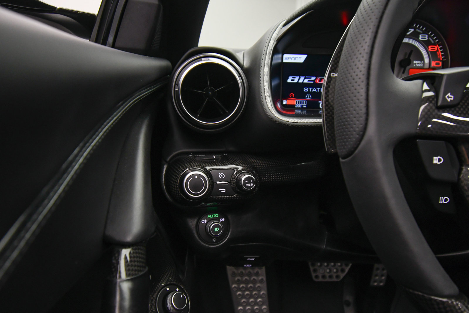 Used 2022 Ferrari 812 GTS RWD image 26