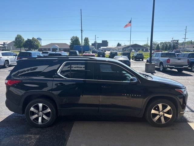 Used 2021 Chevrolet Traverse LT w/ LT Premium Package AWD/4WD image 5
