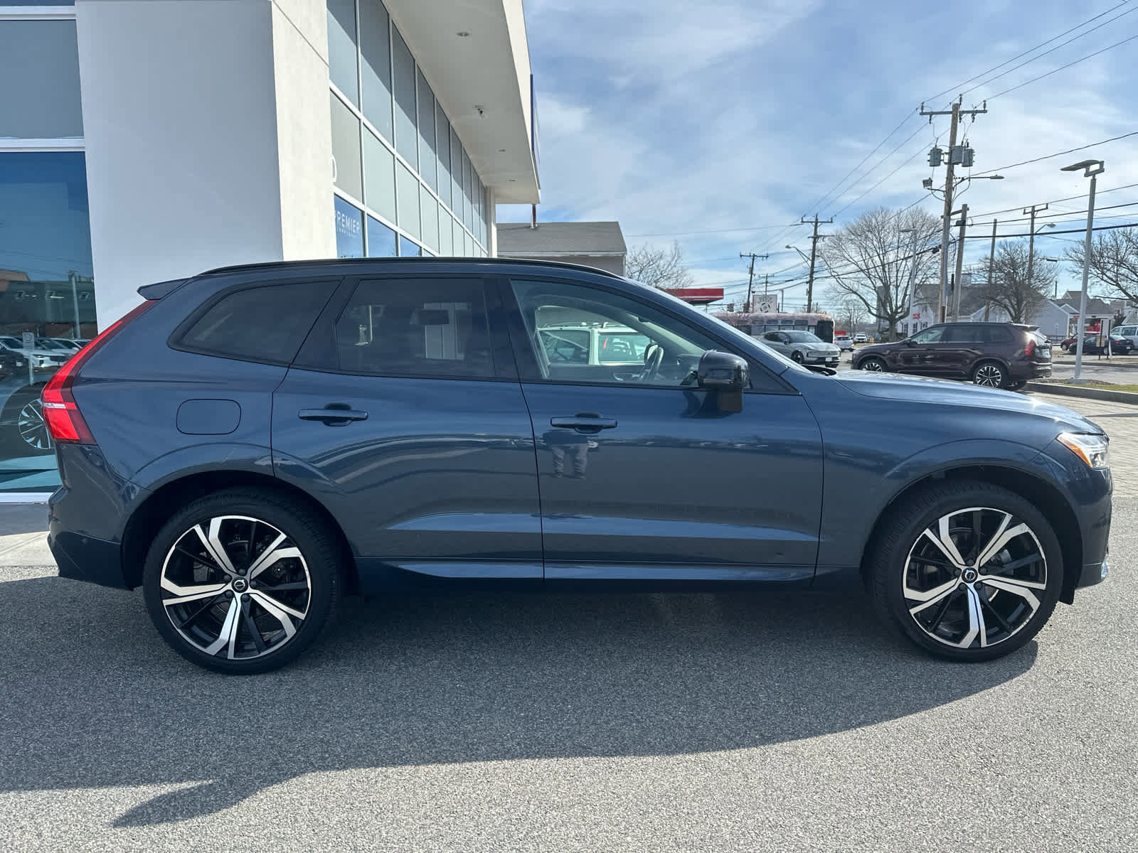 Used 2023 Volvo XC60 B5 Ultimate w/ Climate Package image 7