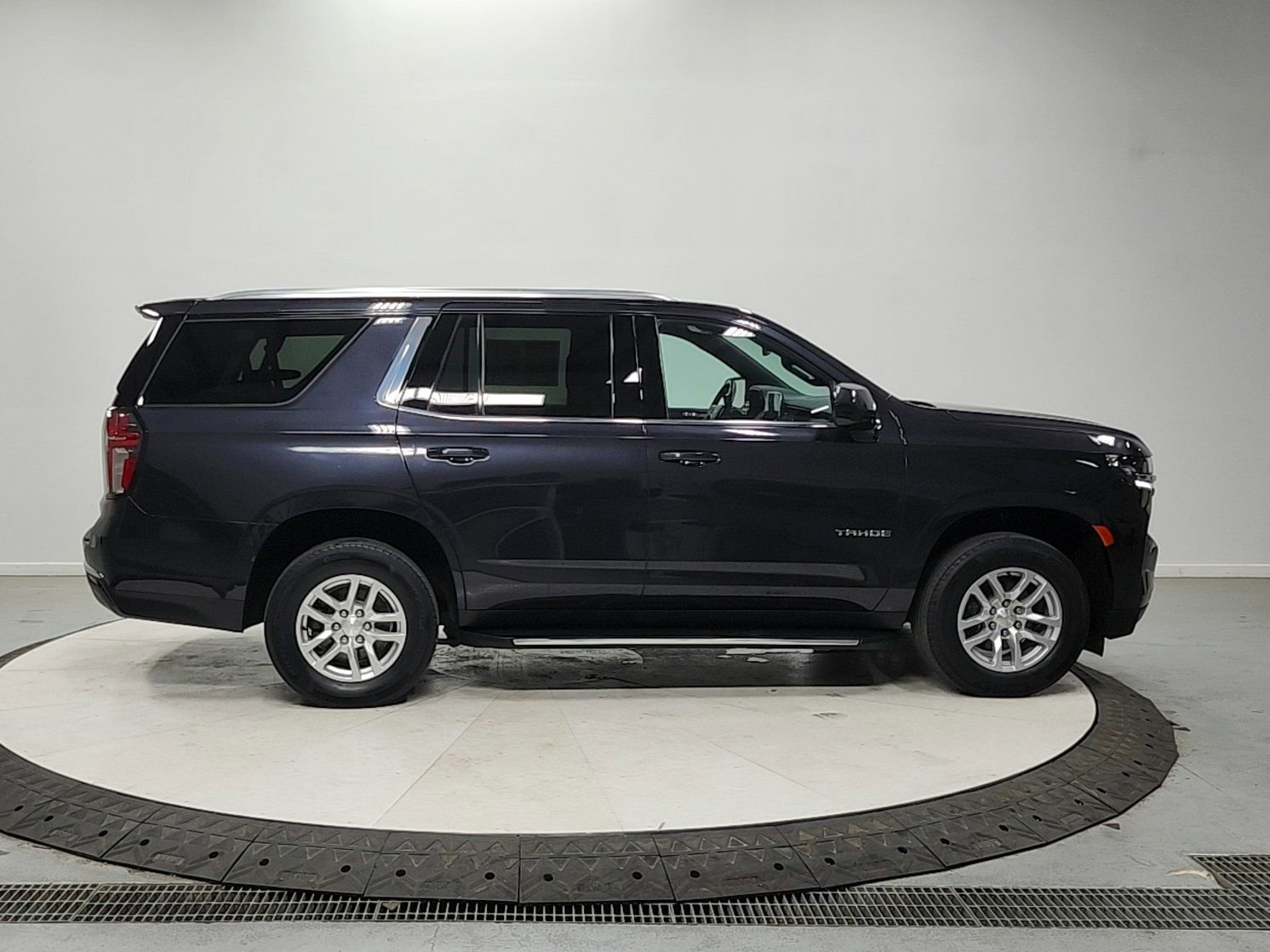 Used 2023 Chevrolet Tahoe LT RWD image 8