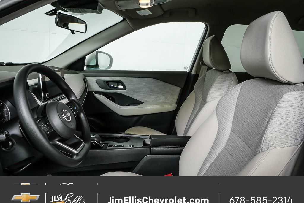 Used 2022 Nissan Rogue SV image 5