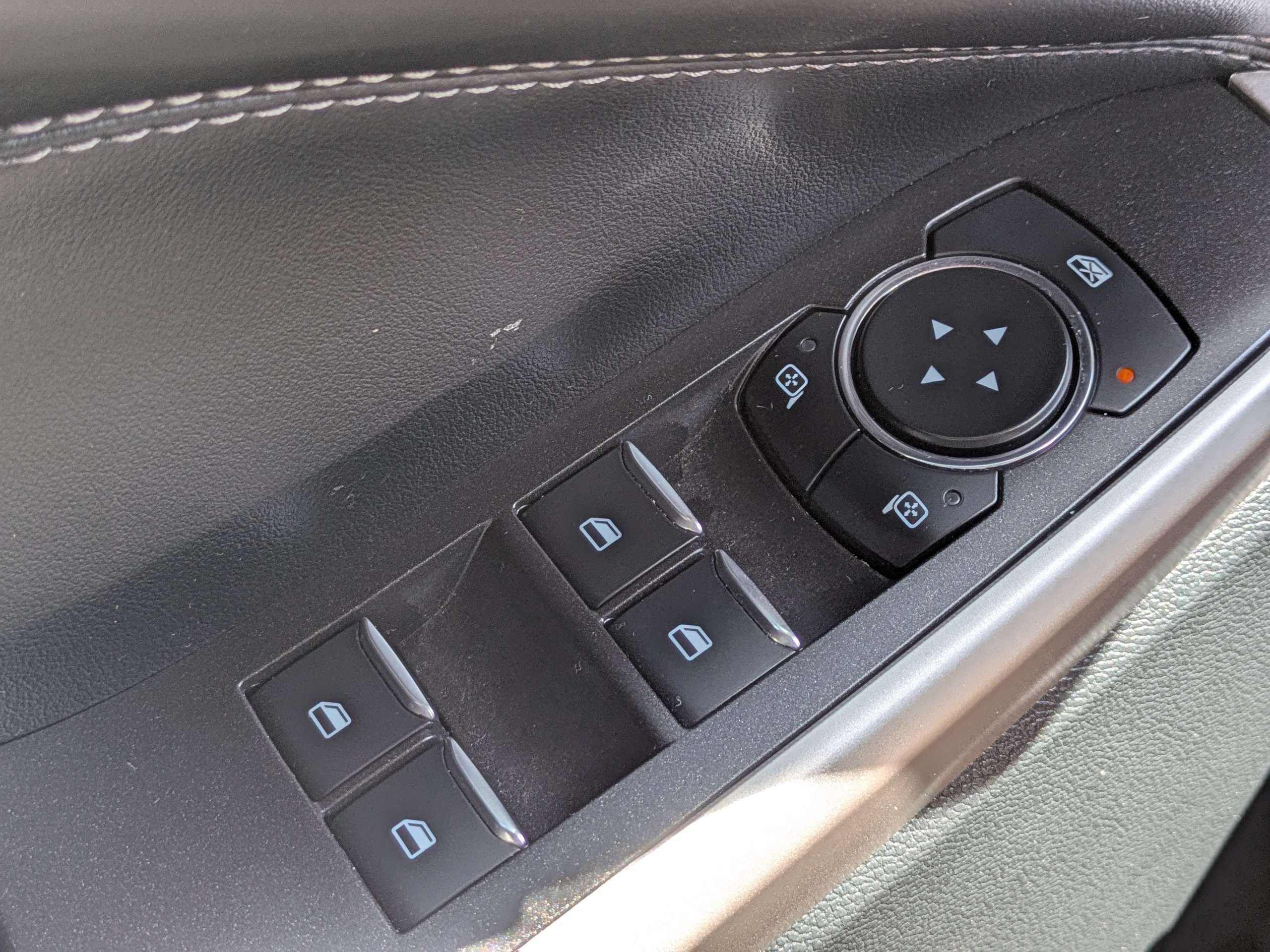 Used 2023 Ford Explorer XLT w/ Equipment Group 202A RWD image 22