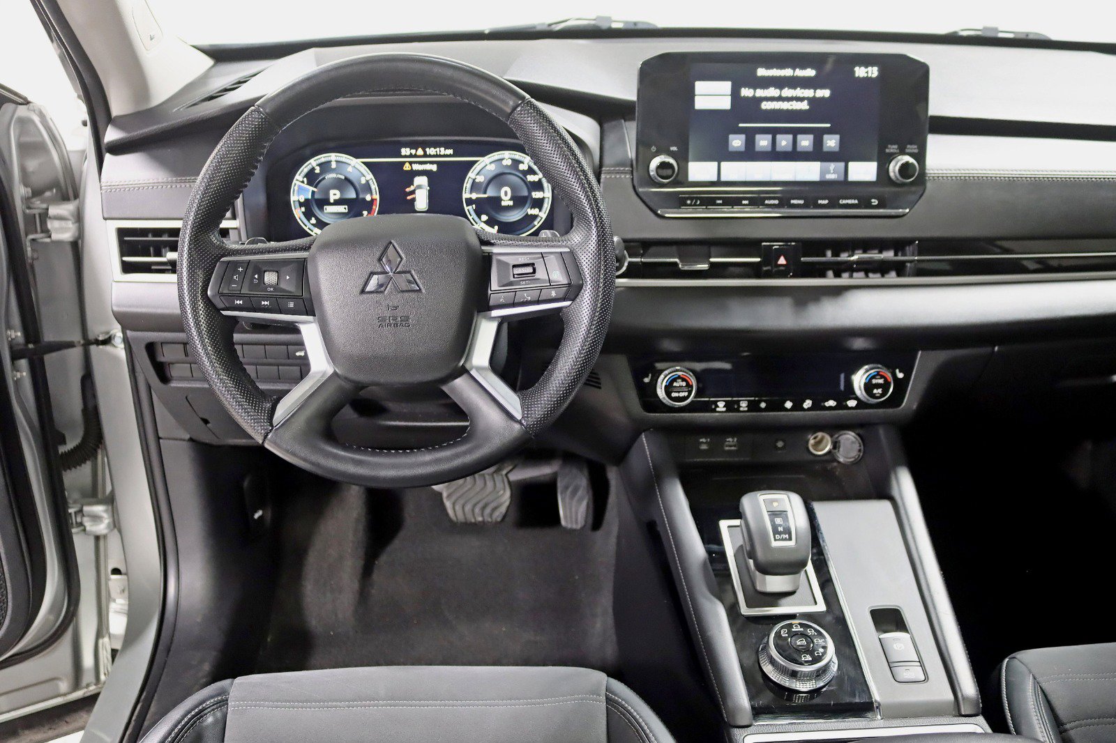 Used 2022 Mitsubishi Outlander SE image 13