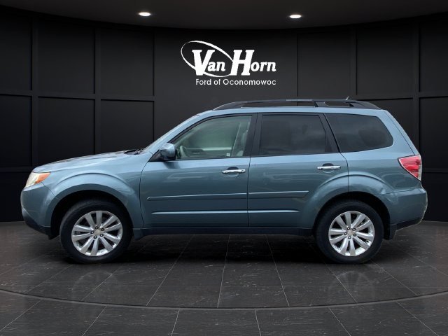 Used 2011 Subaru Forester 2.5X Limited w/ Popular Equipment Group 4B AWD/4WD image 4