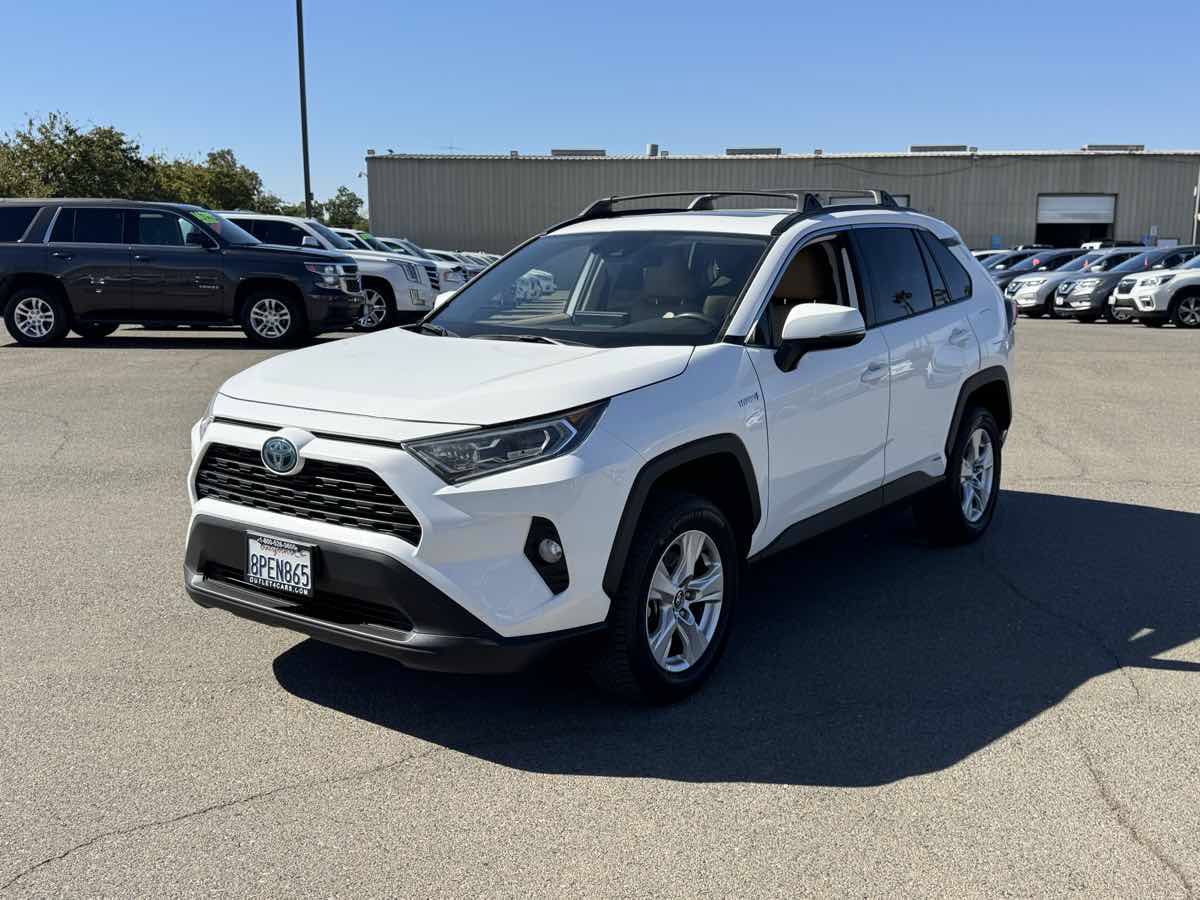 Used 2020 Toyota RAV4 XLE w/ Convenience Package AWD/4WD image 5
