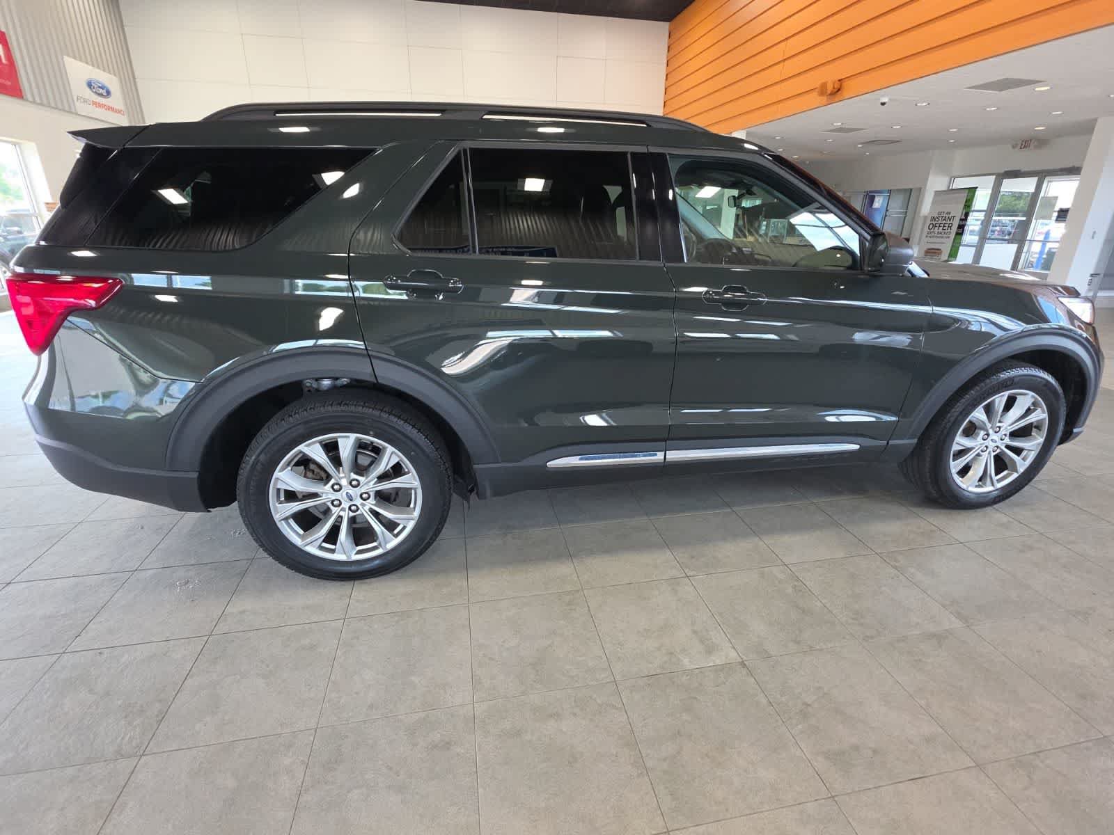 Used 2023 Ford Explorer XLT w/ Equipment Group 202A AWD/4WD image 5