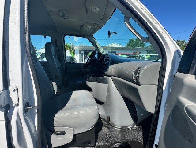 Used 2006 Ford E-350 and Econoline 350 XL image 19
