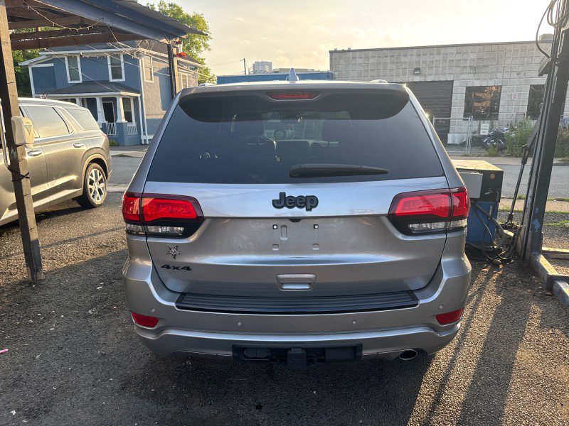 Used 2017 Jeep Grand Cherokee Altitude AWD/4WD image 6