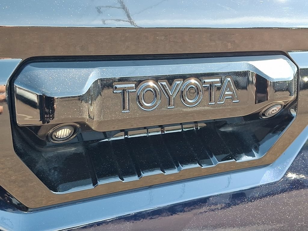 Used 2024 Toyota Tundra Platinum AWD/4WD image 30