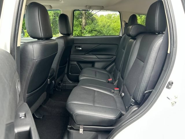 Used 2016 Mitsubishi Outlander GT AWD/4WD image 29