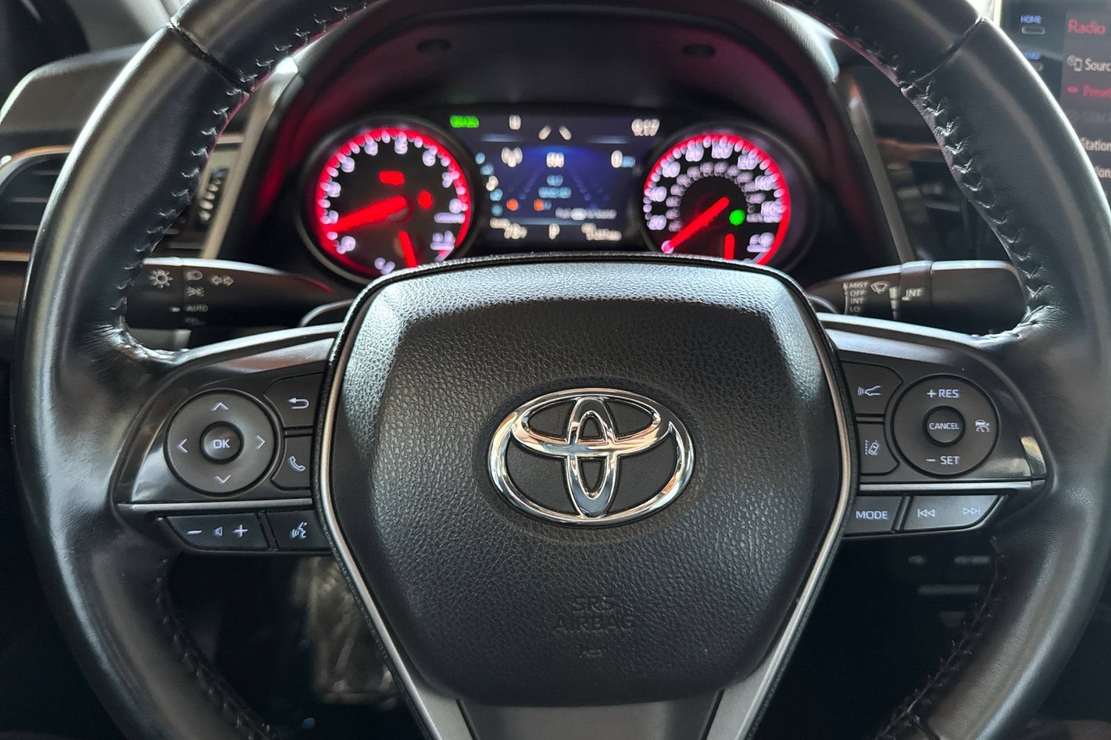 Used 2022 Toyota Camry XSE FWD image 29