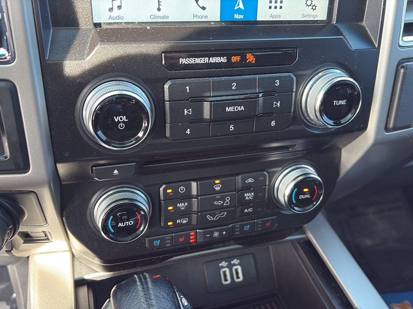 Used 2016 Ford F150 Lariat w/ Equipment Group 502A Luxury image 20