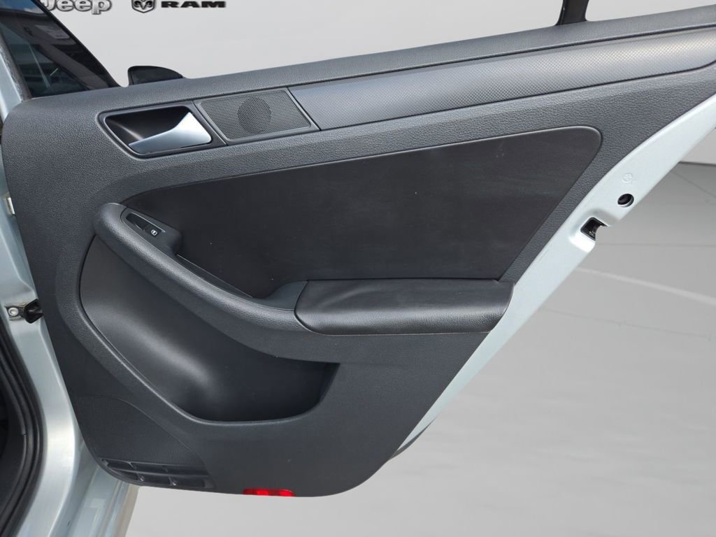 Used 2012 Volkswagen Jetta SE image 20