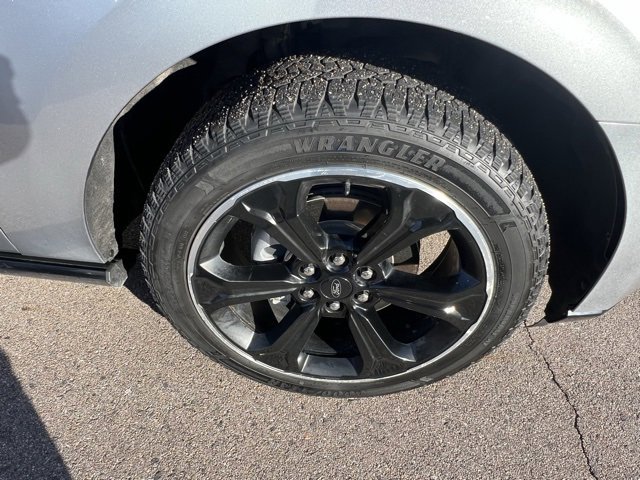 Used 2023 Ford Expedition Max Limited image 12