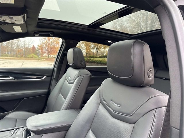 Certified 2022 Cadillac XT5 Premium Luxury image 17