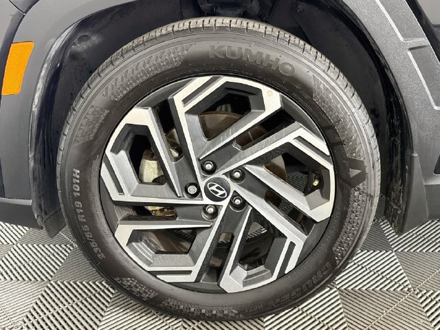 Used 2025 Hyundai Tucson Limited FWD image 34
