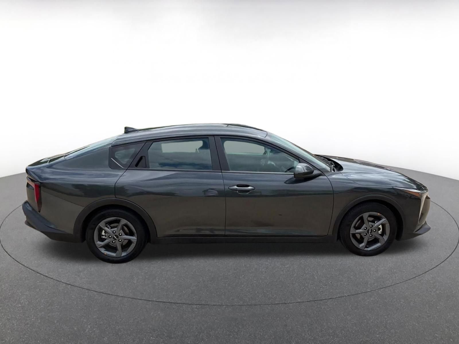 Used 2025 Kia K4 LXS image 16