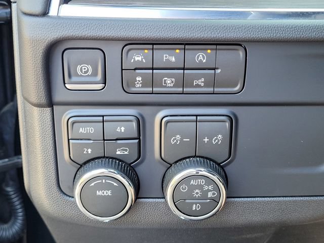 Used 2026 Chevrolet Suburban LT w/ Comfort Package AWD/4WD image 13