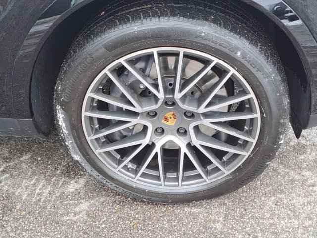 Certified 2021 Porsche Cayenne image 11