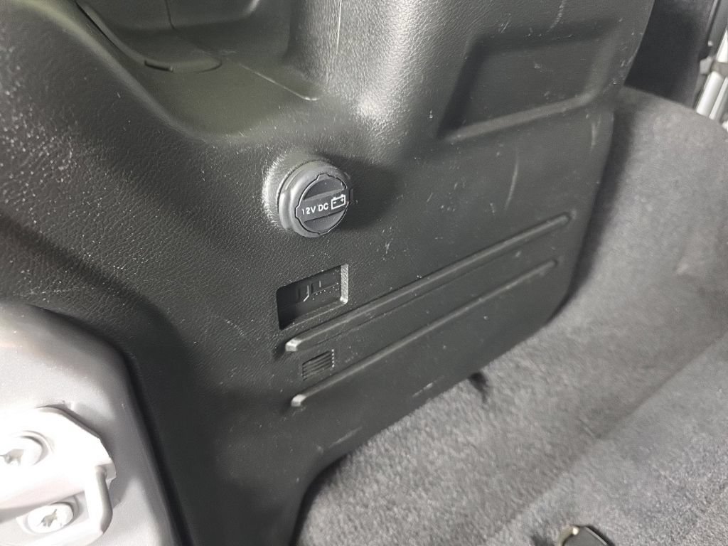 Used 2021 Jeep Wrangler Unlimited Rubicon AWD/4WD image 36