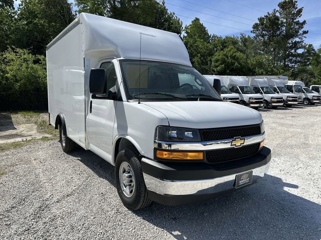 New 2025 Chevrolet Express 3500 w/ Power Convenience Package image 10