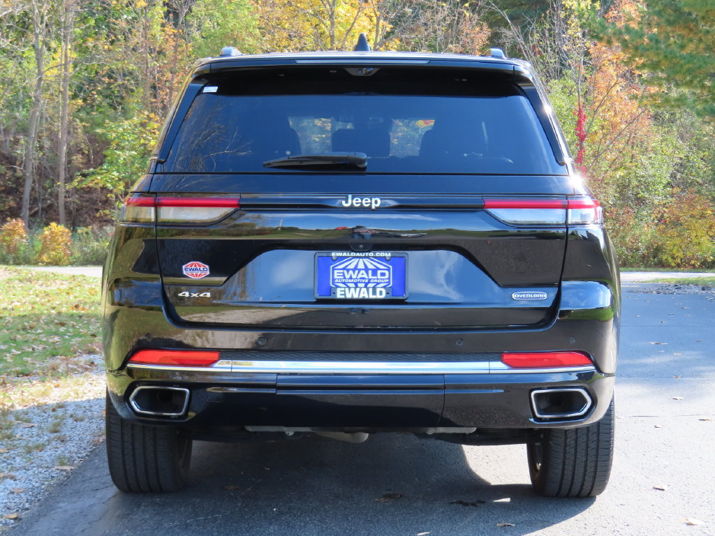 Used 2022 Jeep Grand Cherokee Overland w/ Luxury Tech Group IV AWD/4WD image 21