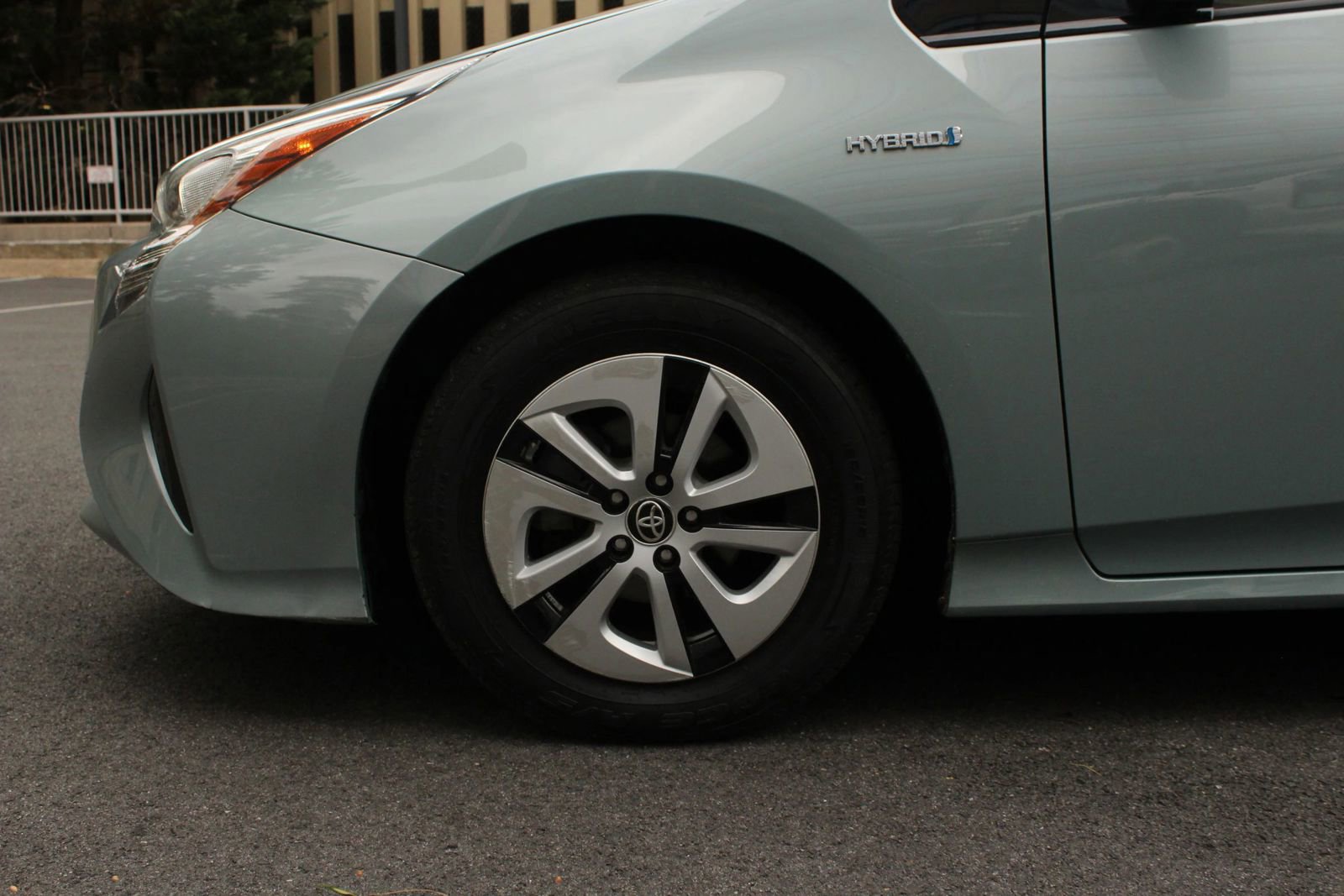 Used 2017 Toyota Prius Three FWD image 11