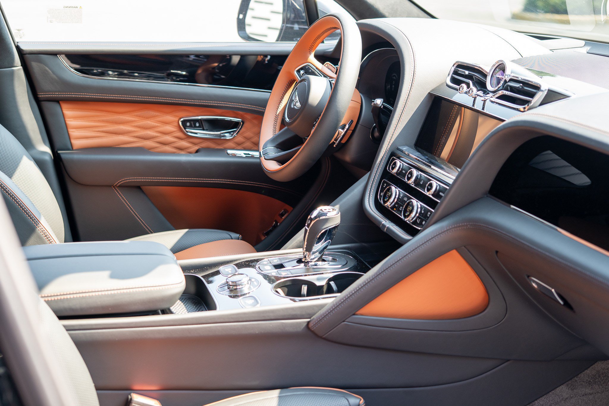 New 2026 Bentley Bentayga AWD/4WD image 2