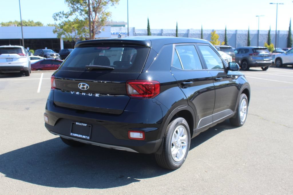 New 2026 Hyundai Venue SE FWD image 7