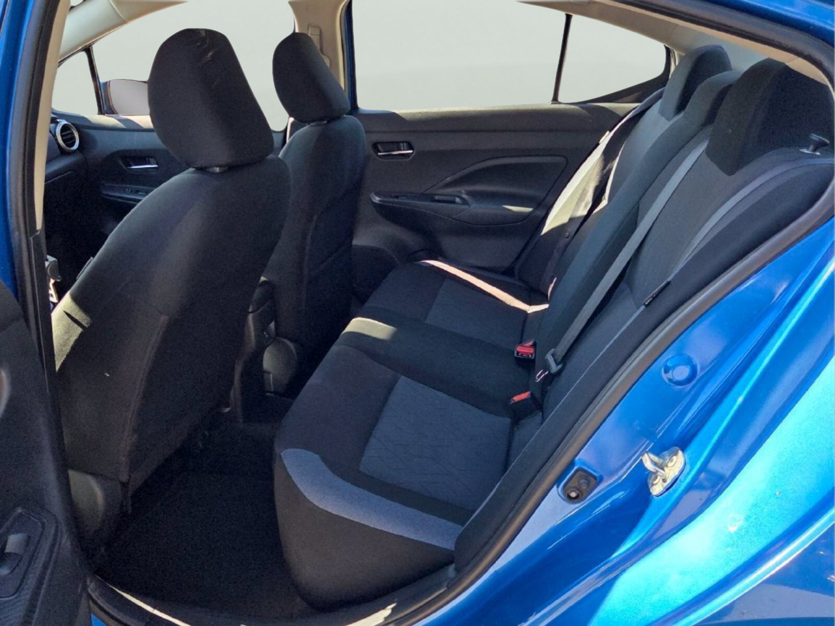 Used 2024 Nissan Versa SV FWD image 10