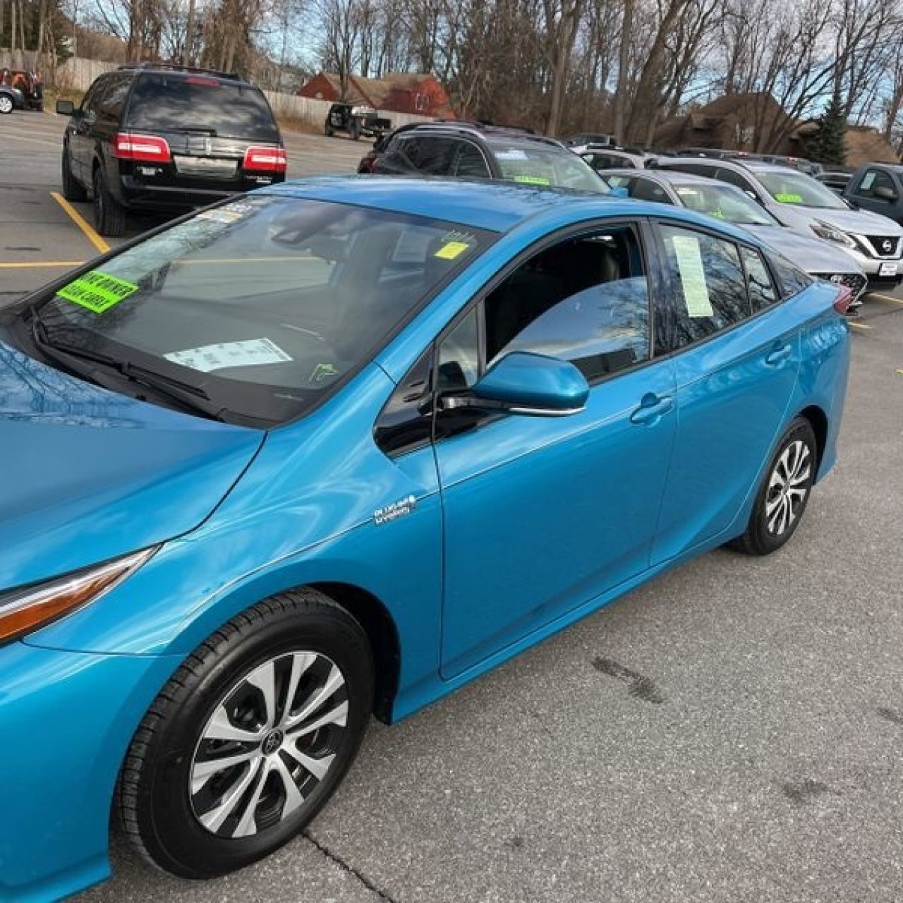 Used 2020 Toyota Prius Prime XLE image 2