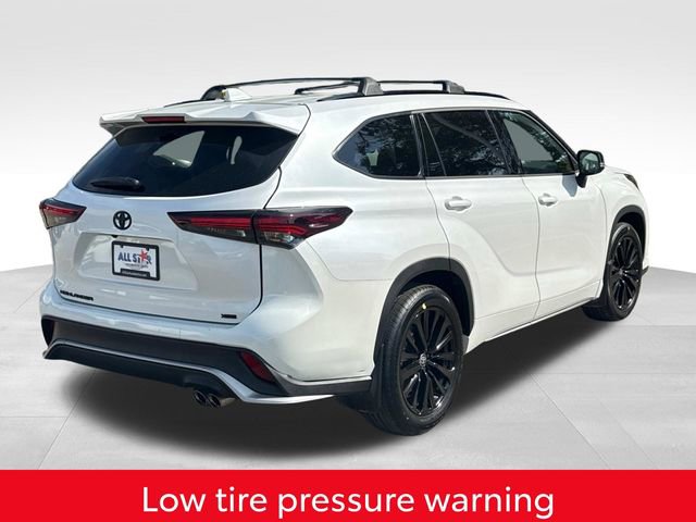 Used 2024 Toyota Highlander XSE image 11