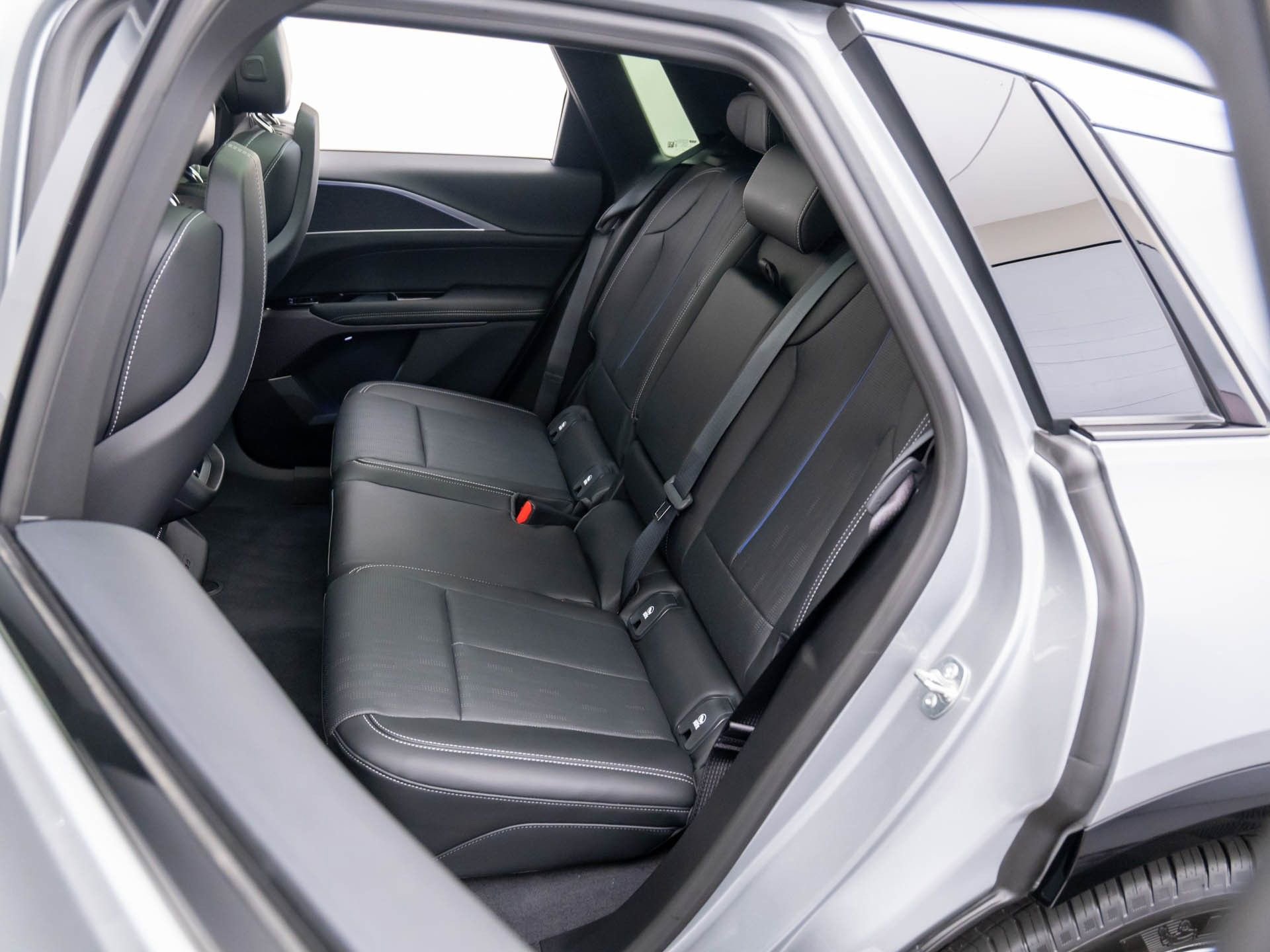 New 2025 Cadillac Lyriq Luxury image 15