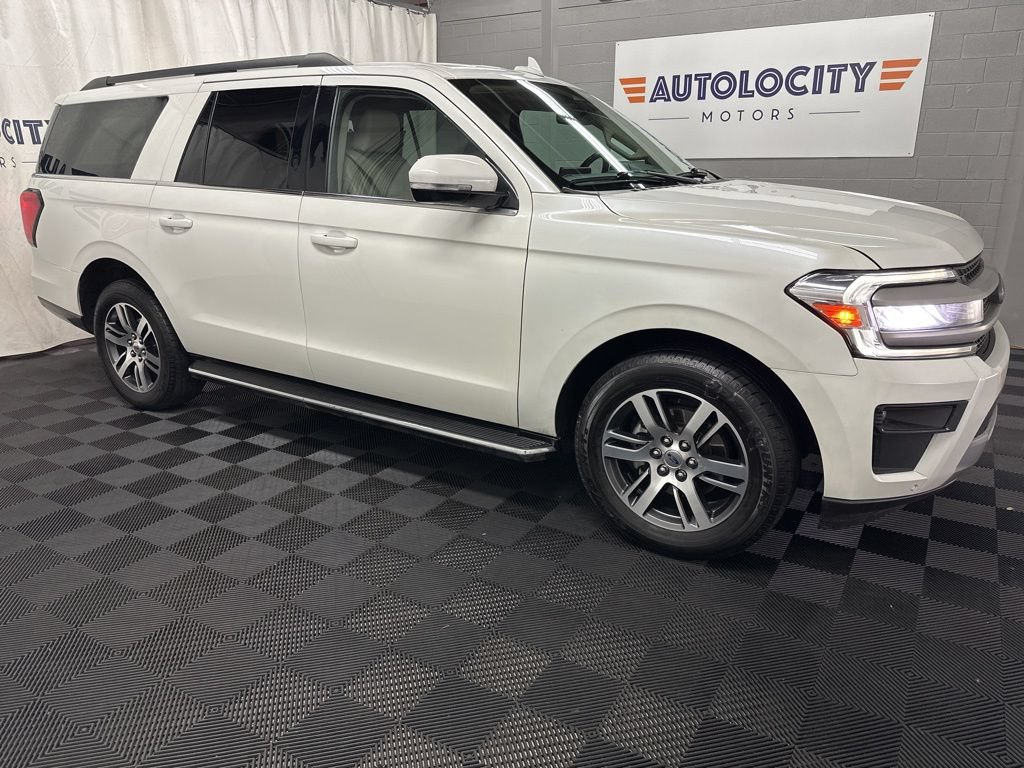 Used 2023 Ford Expedition Max XLT AWD/4WD image 2